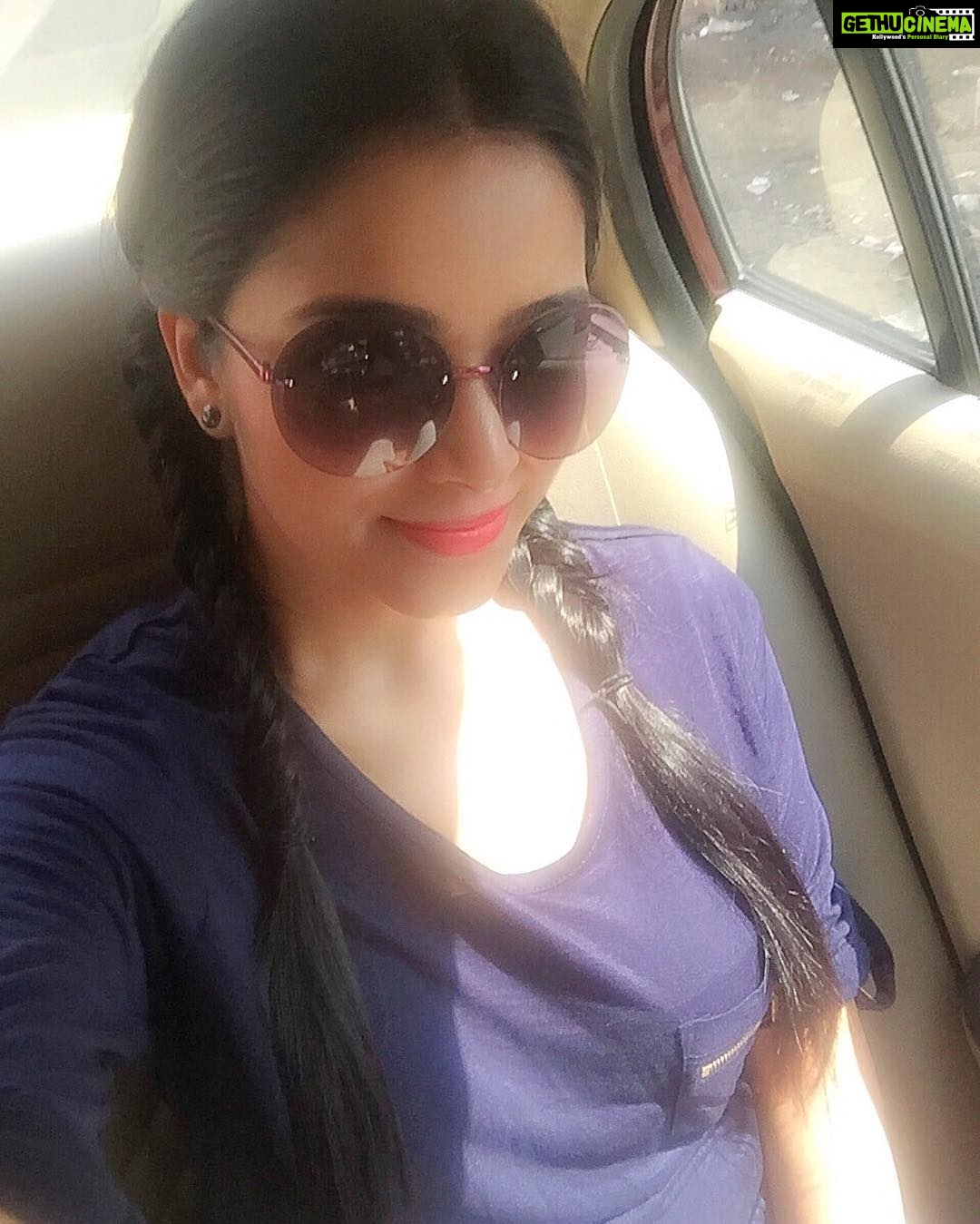 Janani Iyer Instagram - Summer=braid season! #bestwaytobeattheheat 👆🏻