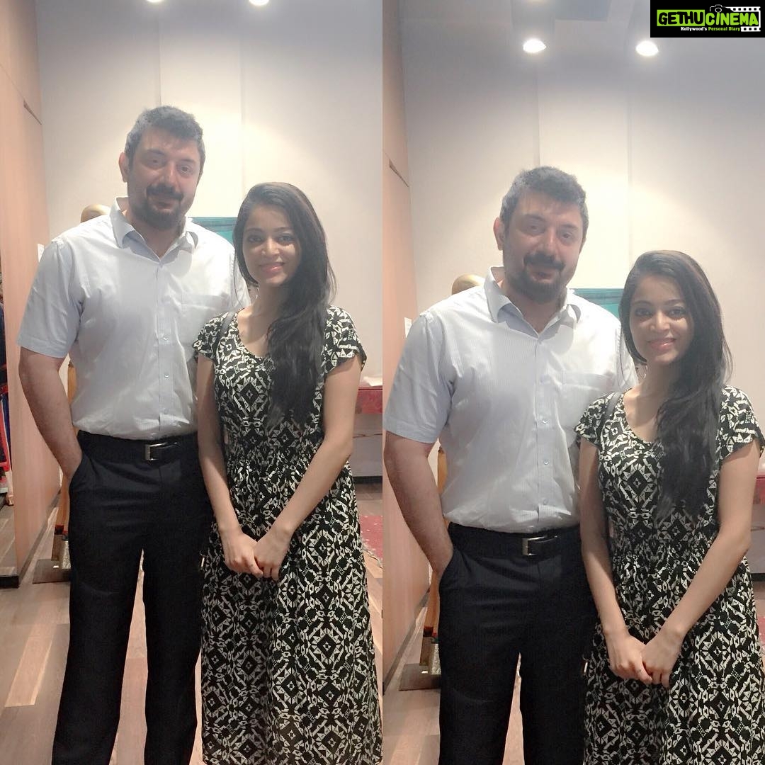 Janani Iyer Instagram - Okay I just ran into my all time fav @thearvindswami and man is he hot or what! 😍😍😍😍😍😍 #fangirlingsohard #cantstopdrooling