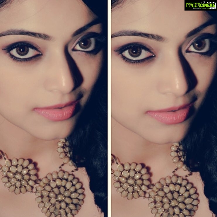 Janani Iyer Instagram - #throwbackwednesday #photoshootdiaries #thatneckpiecethough