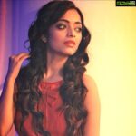 Janani Iyer Instagram -