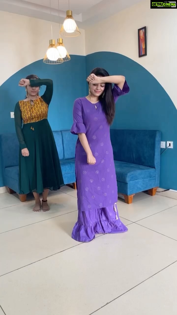 Janani Iyer - 138.1K Likes - Late… but we love the trend! 🥸@krithika_ramanioffl
#kachabadam #trending #instagramreels #reelitfeelit #explore
#reelsinstagram #trendingreels