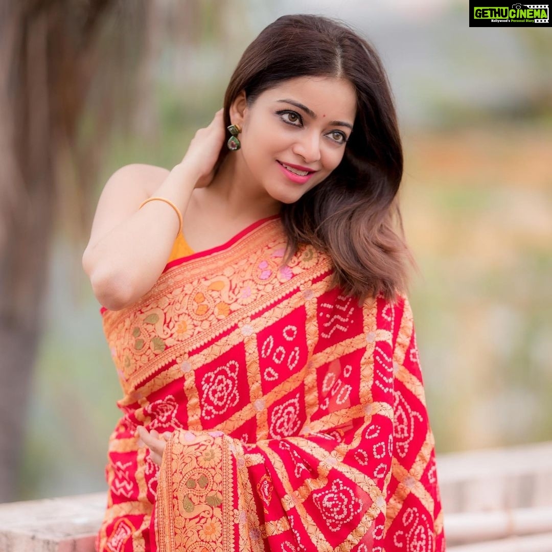 Janani Iyer - 67.6K Likes - இனிய தமிழ் புத்தாண்டு நல்வாழ்த்துக்கள் 🎉✨
Camera- @camerasenthil
Saree- @mayukhafabs