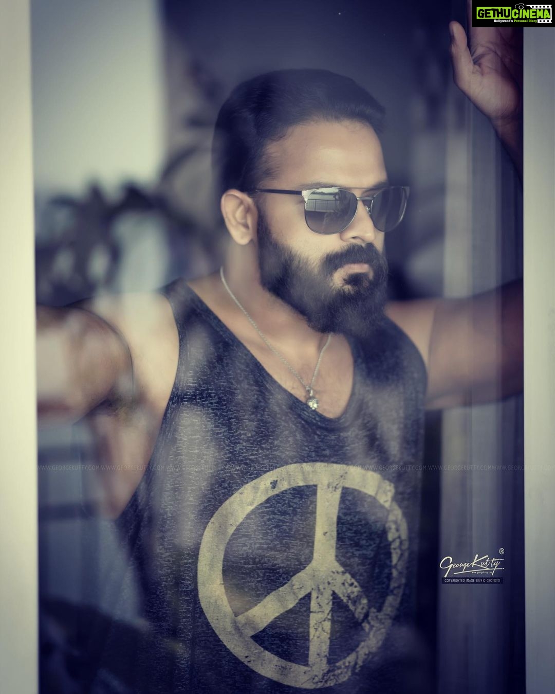 Jayasurya Instagram - life is only a reflection of what we allow ourselves to see 🤗🤗🤗 PC : @dy___bbuk