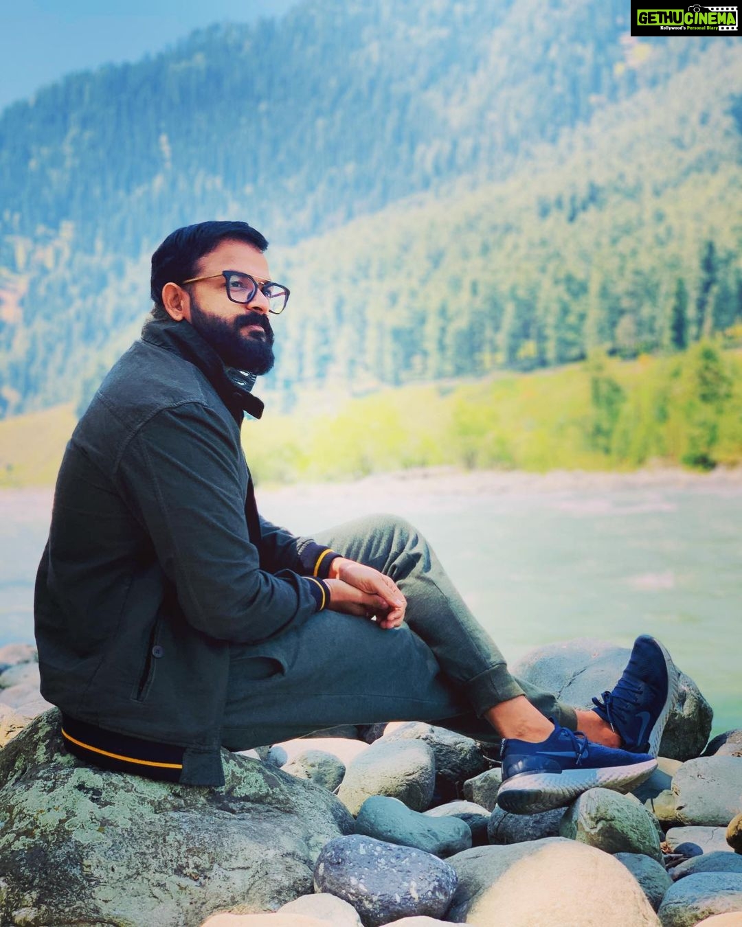 Jayasurya Instagram - To Hear One Must Be Silent.... 🤗☺️🤗 Pahalgam, Jammu & Kashmir