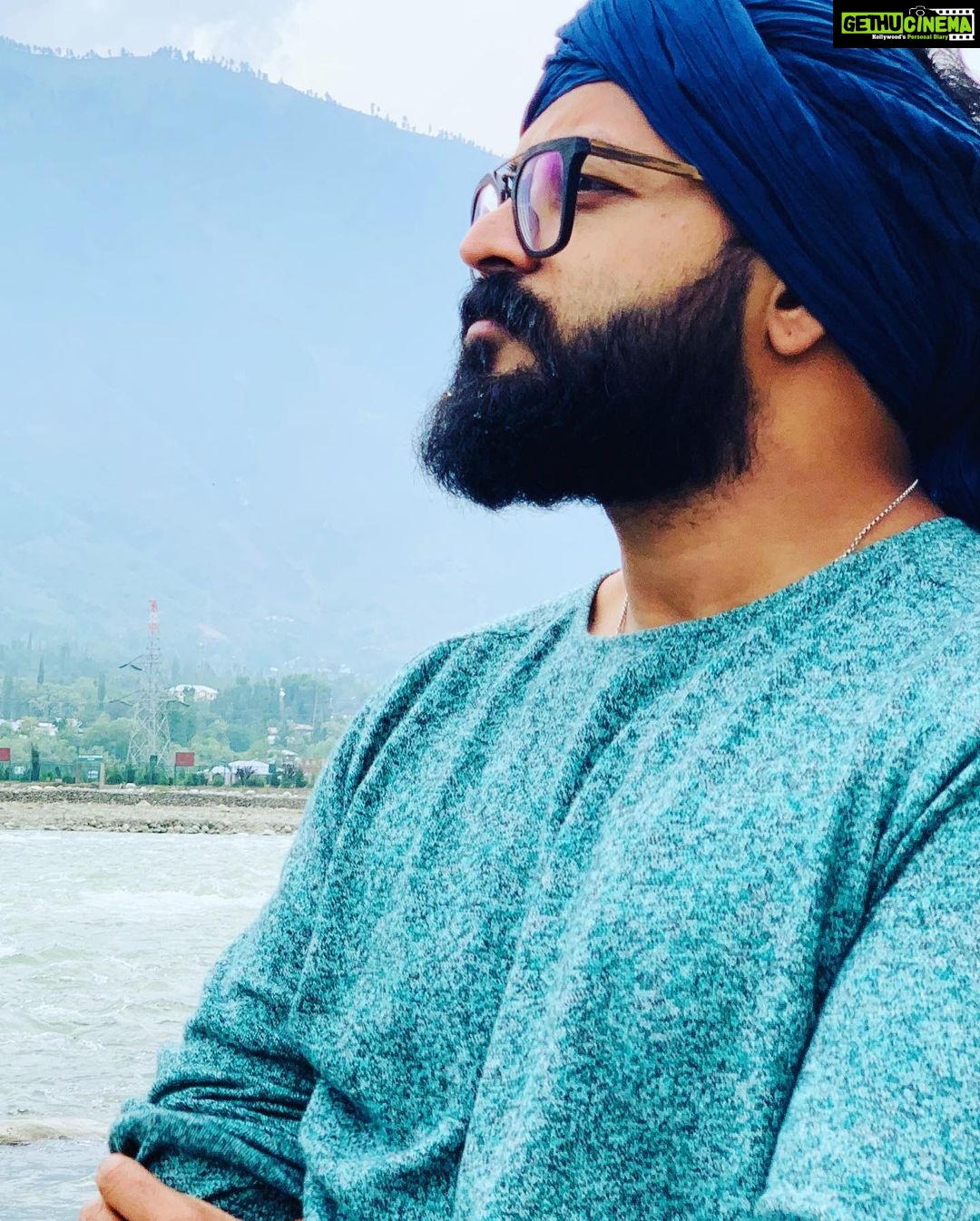 Jayasurya Instagram - Unplugged Moments..... PC: @advaith.jayasurya Kashmir Valley