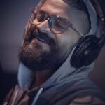 Jayasurya Instagram - ANGANE VEENDUM .... I Sang a Peppy Song for ILAYARAJA Movie. Directed by @madhavramadasan (Melvilasam ,Apothecary) Guinness pakru Plays the Hero of the Movie Music Director @ratheesh_vega I Hope you will all like the film N my song too....🤗🤗🤗