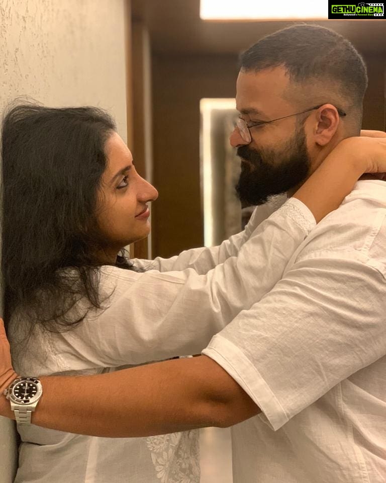 Jayasurya Instagram - Two hearts beating to the same tunes.🤗😍🤗