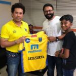 Jayasurya Instagram – സച്ചിൻ എന്ന ഇതിഹാസത്തിൽ നിന്നും ലഭിച്ച ഈ ജേഴ്സിയും “ALL THE BEST CAPTAIN” എന്ന അങ്ങയുടെ ഈ വാക്കും ഞാൻ ഹൃദയത്തിന്റെ ഒരു കോണിൽ എന്നും സൂക്ഷിക്കും..
THANK YOU SO MUCH SIR …N I WILL ALWAYS TREASURE THIS MOMENT.