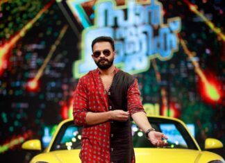 Jayasurya Instagram - എല്ലാവർക്കും സ്നേഹം നിറഞ്ഞ ഓണാശംസകൾ 💐💐💐 📸 @jinishphotogenic 📸@kalapurackan_ @sarithajayasurya_designstudio @sarithajayasurya @porschecentrekochi