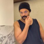 Jayasurya Instagram - Waiting for the new old normal.... 📸 @veda.jayasurya
