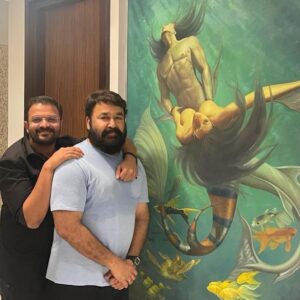 Jayasurya Instagram - ഇന്ന് ലാലേട്ടന്റെ ജന്മദിനം , 
കാഴ്ച്ചയുറച്ച നാൾമുതൽ കാണുന്ന മുഖമാണ്. സ്വാഭാവികമായും അതിനോട് അത്ഭുതം കലർന്ന ആരാധന ഞാനെന്നല്ല ഏതു മലയാളിയ്ക്കും ഉണ്ടാവും. 
ഈയടുത്തായി ചില കഥാപാത്രങ്ങൾ അനുഭവിക്കുമ്പോൾ ,അനുഭവിക്കുന്നയാളും അനുഭവവും ഒന്നായി മാറുന്ന ചില വിസ്മയ നിമിഷങ്ങൾ ചില കലാകാരൻമാർക്ക് ഉണ്ടായിട്ടുള്ളത് പോലെ എനിക്കും ഉണ്ടായിട്ടുണ്ട്. ആ ഒരു ശൂന്യതയാണ് പിന്നീടും ഞാനും ആഗ്രഹിക്കുന്നത്, അന്വേഷിക്കുന്നത് . ഇതിനെകുറിച്ച്  ലാലേട്ടനെ കാണുമ്പോ പലപ്പോലും ഞാൻ ചോദിച്ചിട്ടുണ്ട് 
" ലാലേട്ടാ.. എങ്ങനെയാ.. ഇങ്ങനെയൊക്കെ അഭിനയിക്കണേ.. ? ലാലേട്ടൻ പറയും " മോനേ അത് നമ്മളലല്ലോ നമ്മൾ പ്രകൃതിയെ ഏൽപ്പിക്കയല്ലേന്ന്. ഈ പ്രകൃതിയെ എൽപ്പിച്ച് പ്രകൃതി തന്നെയായി മാറുന്ന ആ പൂർണ്ണത , ആ  വിസ്മയം അത് എത്ര കൊല്ലമെടുക്കും ഒരാൾ അങ്ങനെയാവാൻ ? ലാലേട്ടൻ എന്ന് മുതലായിരിക്കും ആ പൂർണ്ണതയിൽ എത്തീട്ടുണ്ടാകുക ?എന്നോട് ചോദിച്ചാൽ ഞാൻ പറയും അത് "മഞ്ഞിൽ വിരിഞ്ഞ പൂക്കൾ " മുതൽ തന്നെയെന്ന്. 
പ്രീയ ഗുരുനാഥന് 
ജന്മദിനാർച്ചന 
 ജയസൂര്യ
@mohanlal