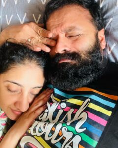 Jayasurya Instagram - എന്നെ എനിക്ക് കാണിച്ചു തന്ന നിനക്ക് ...... 
“ Happy wedding anniversary “
@sarithajayasurya
17 years of love.....