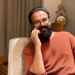 Jayasurya Instagram - ഹലോ....പണ്ട് സിനിമയിൽ അഭിനയിച്ചിരുന്ന കുഞ്ചാക്കോ ബോബൻ അല്ലേ ??.... എന്നെ ഓർമ്മയുണ്ടോ ??.... ഞാൻ പണ്ട് സിനിമയിൽ അഭിനയിച്ചിരുന്ന ജയസൂര്യയാണ് 🤗🤗ഹേ....മനസിലായില്ലേ ..??? 😭😭😭😭 @kunchacks