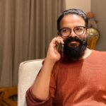 Jayasurya Instagram - ഹലോ....പണ്ട് സിനിമയിൽ അഭിനയിച്ചിരുന്ന കുഞ്ചാക്കോ ബോബൻ അല്ലേ ??.... എന്നെ ഓർമ്മയുണ്ടോ ??.... ഞാൻ പണ്ട് സിനിമയിൽ അഭിനയിച്ചിരുന്ന ജയസൂര്യയാണ് 🤗🤗ഹേ....മനസിലായില്ലേ ..??? 😭😭😭😭 @kunchacks
