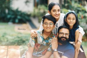 Jayasurya Instagram - Some things never change... 📸 @syam__babu Trident, Cochin