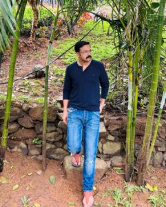 Jayasurya Instagram - Morning vibes….
@johnluthermovie 
@wintervalegreenstay 
📸 @chef_robins
💪🏻🏋️‍♀️ @bheegaran 
🥗🥪 @nasreenmundekat