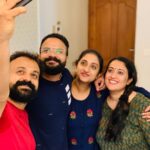 Jayasurya Instagram - 🤗🤗🤗 with my chakkara gunchako gopan n my penglootty.....😍😍😍