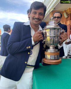 Jiiva Instagram - I don't think our mad captain is going to go back  happy or rather the splendid job he has done till now.

He will be only happy when he is holding the World Cup in his hands………..
#83thefilm #thisis83 #kapildev #krishshrikanth @ranveersingh