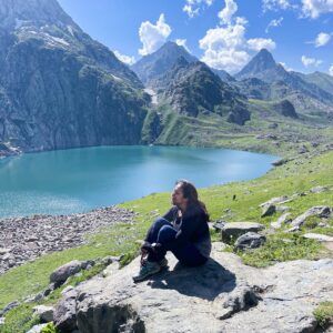 Jyothika Instagram - Hello everyone! 
On social media for the very first time ! 
A lot of positivity to share from my lockdown diaries. 😊 

At the Himalayas on Independence Day, The beautiful Kashmir Great Lakes , 70 km trek With the awesome team of Bikat adventures-  Rahul ,Sachin, Raul and Ashwin , n the Kashmir team Mushtaq n Riyaz bhai. Thank u 🙏
Life is only an existence, unless we start living it !! 😇
India is gorgeous! 
Jai hind ! 🙏