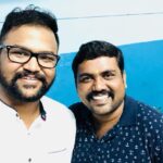 Kaali Venkat Instagram - With #singer #sathyaprakash #mersal #aalaporantamizhan #selfie #fun #chennai
