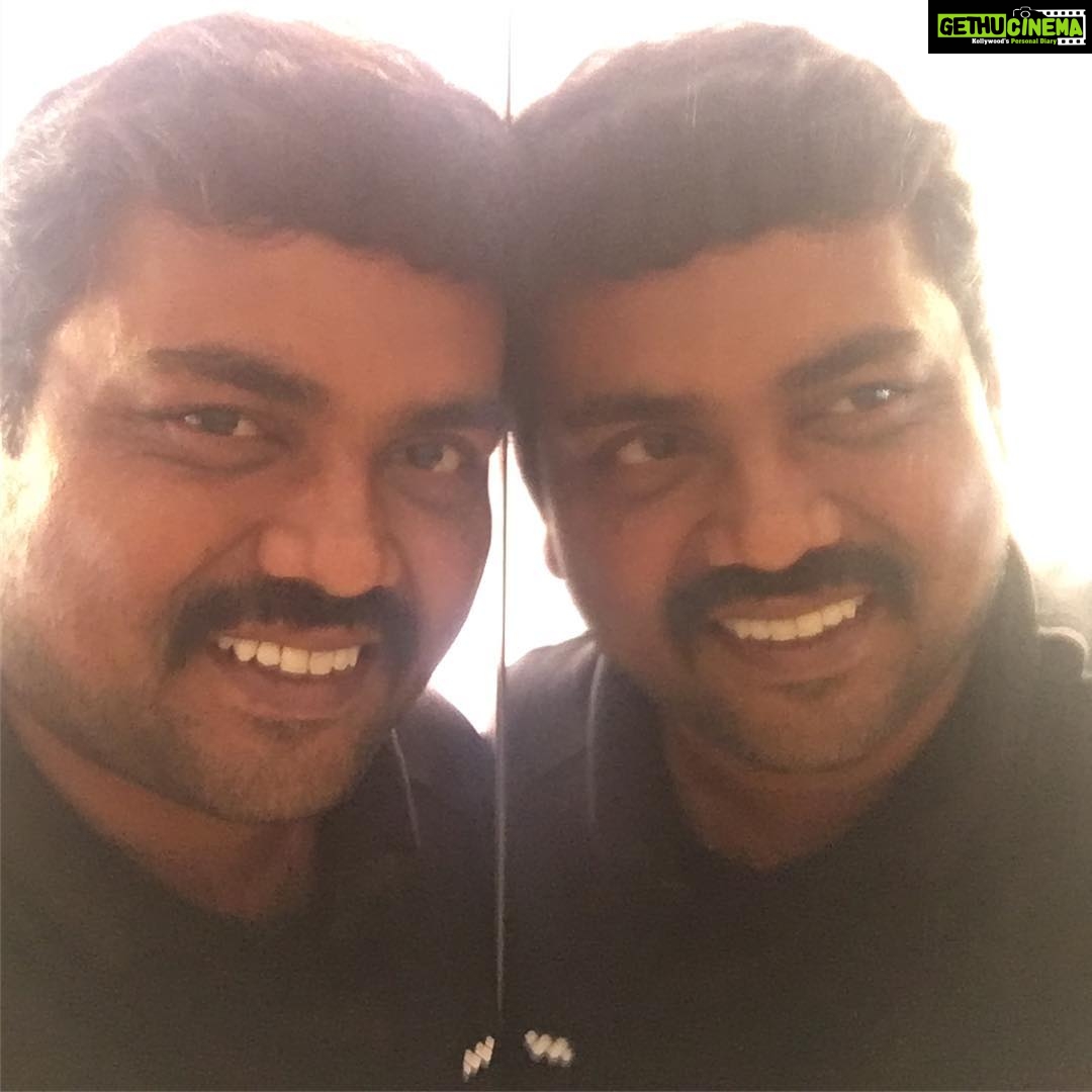 Kaali Venkat Instagram - #selfie with me 😜#mirrorpic Just for #fun