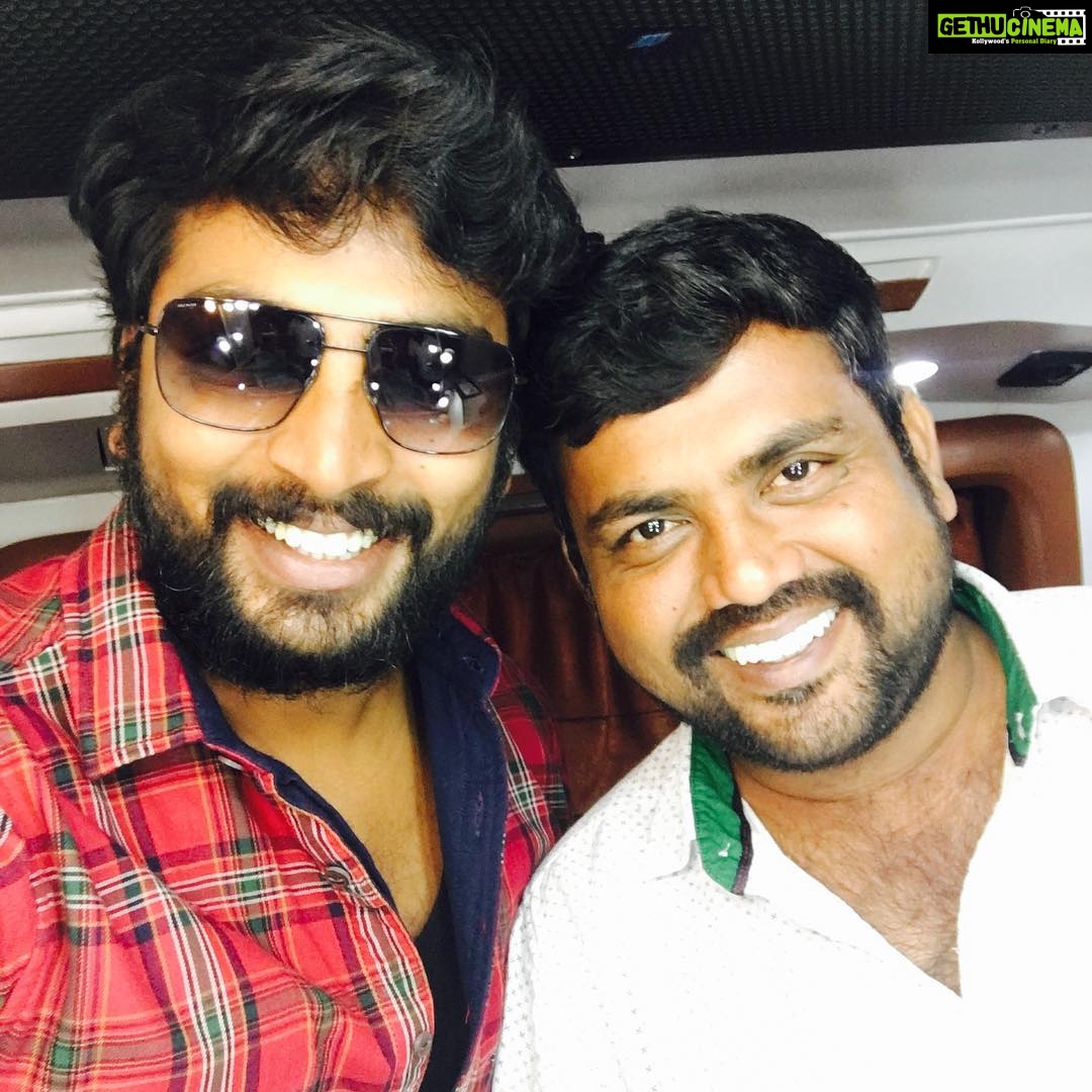 Kaali Venkat Instagram - #happybirthday da thambi #kalaiyarasan