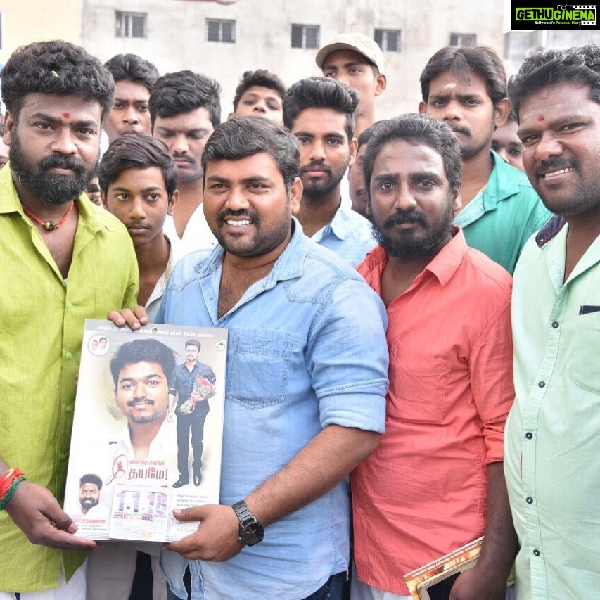 Kaali Venkat Instagram - #Mersal #100dayscelebration with #Thalapathy fans #mersalcenturyday