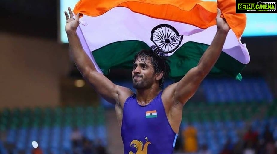 Kamal Haasan Instagram - Congratulations #BajrangPunia for the bronze win in wrestling at #Tokyo2020. You made all of us proud தன் விடாமுயற்சியால் தடைகளைத் தகர்த்து டோக்கியோ ஒலிம்பிக் மல்யுத்தப் போட்டியில் வெண்கலம் வென்று சாதனை படைத்திருக்கும் இந்திய வீரர் பஜ்ரங் புனியா அவர்களுக்கு என் மனமார்ந்த பாராட்டுக்கள்.