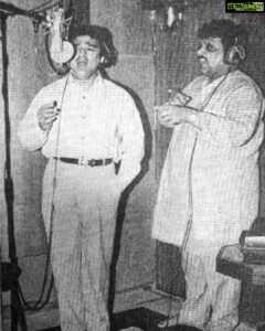 Kamal Haasan Instagram - அன்னையா அன்னையா என நான் அழைத்த பாட்டு அண்ணன், எண்ண இயலாப் பாடல்களில் என்னோடு இரண்டில்லாமல் கலந்த குரல்வண்ணன், எஸ்பிபிக்கு இன்று பிறந்த நாள். ஆயிரம் நினைவுகள் மனதில் ஓடுகின்றன. ‘உனக்கென்ன மேலே நின்றாய் ஓ எங்கள் பாலு…’