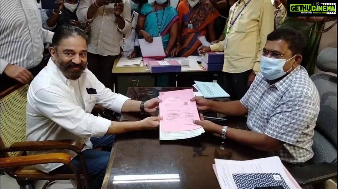 Kamal Haasan Instagram - கோவை மக்களின் வாழ்த்து மழையில் நனைந்தபடி வேட்பு மனு தாக்கல் இனிதே நிகழ்ந்தது. கொங்கின் சங்கநாதம் கோட்டையில் முழங்கட்டும். வெற்றி நமதே!