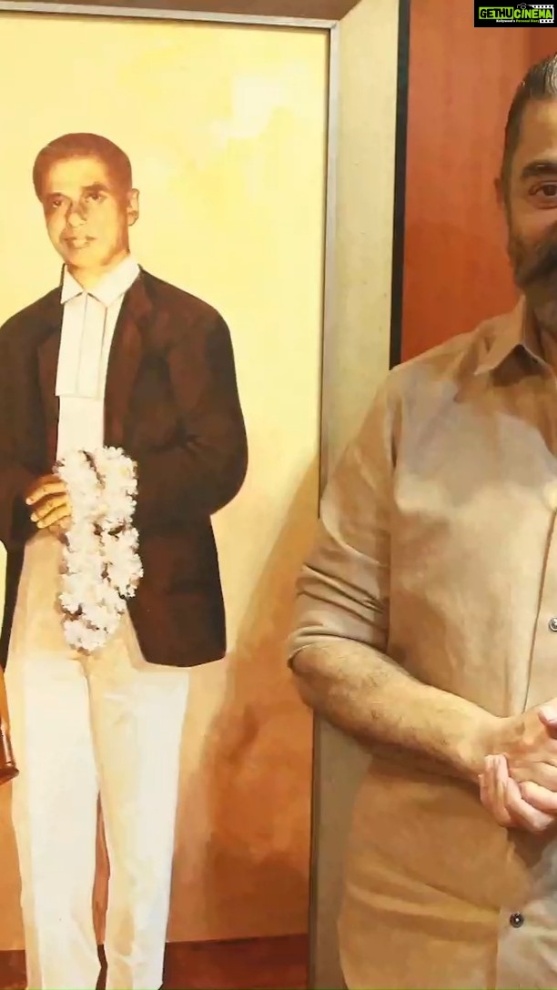 Kamal Haasan Instagram - அறியா வயதிலேயே அவையில் முந்தியிருக்கவைக்கும் அறிவைத் தந்தார் அப்பா. அவர் விழைந்தபடியே அரசியலை மனதில் வைத்து மாற்றத்துக்காக நேர்மையோடு நிற்கிறேன். இது என் தகப்பனுக்குச் செய்யும் நன்றி மாத்திரமல்ல, தாய்த் தமிழர்களுக்குச் செய்யும் நன்றி.