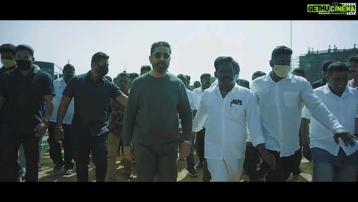 Kamal Haasan Instagram - மாற்றத்திற்குத் தயாராகி விட்டார்கள் தமிழக மக்கள். ‘பேட்டரி டார்ச்’ சின்னத்திற்கு வாக்கு கேட்டு களமிறங்கிவிட்டது எம்மவர் படை. தலை நிமிரட்டும் தமிழகம். வெற்றி நமதே!