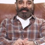 Kamal Haasan Instagram - எண்பதுகளின் போர் சூழல் காரணமாக இலங்கையை விட்டு உலகெங்கும் புலம்பெயர்ந்த தமிழர்கள் அடைந்த இன்னல்கள் ஏராளம். உயிர்த்திருக்க வேண்டும் எனில் ஏதேனும் ஒரு தேசத்துக்கு ஓடி விட வேண்டும். அகதிகளை கரம் கூப்பி வரவேற்கும் தேசங்கள் எண்பதுகளில் அரிது. இன்றும் அவ்வாறே. அந்த துயரக் கடலின் ஒரு அலையே செல்வம் அருளானந்தம் எழுதிய அனுபவக் குறிப்புகளால் ஆன எழுதித் தீராப் பக்கங்கள் என்ற நூல்.