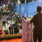 Kamal Haasan Instagram - சல்லிசாக மக்களை வாங்கலாம். நல்ல விலைக்கு தமிழகத்தை விற்கலாம் என மனப்பால் குடிக்கும் ஊழல் திலகங்களின் எண்ணம் ஈடேறாது என்பதை நேற்று மடிப்பாக்கத்தில்  திரண்ட மக்கள் வெள்ளம் காட்டியது. இன்று இரவு 8 மணிக்கு கொளத்தூரில் உரையாற்றுகிறேன்.
