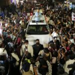 Kamal Haasan Instagram - நேற்று எம்.ஜி.ஆர் தந்த ஆலந்தூர் மீன் மார்க்கெட்டில் துவங்கியது என் பிரச்சாரம். மயிலை மாங்கொல்லை வரை தொடர்ந்தது மக்கள் வெள்ளம். இன்று மாலை மடிப்பாக்கம் பொதுக்கூட்டத்தில் பேசுகிறேன். நல்லவர்களே வருக.