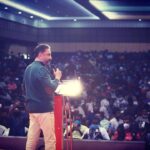 Kamal Haasan Instagram - கூடிக் கலையும் கும்பல் அல்ல. கூட்டி வரப்பட்ட கூட்டமும் அல்ல. இது சரித்திரம் படைக்கத் துணிந்தவர்களின் சங்கமம். நாமே தீர்வு எனும் முழக்கம் எம் சங்கநாதம். புதியதோர் புதுவை செய்வோம்!