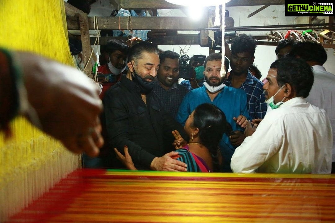Kamal Haasan Instagram - காஞ்சிபுரம் நெசவாளர்கள் உலகைத் தங்கள் கலையால் ஈர்த்தவர்கள். ஜி.எஸ்.டி, கொரானா என அடுத்தடுத்து விழுந்த அடிகளால் அவர்கள் வாழ்வு நசிந்துவிட்டது. உரிய நிவாரணமும், தொழில் சிறக்க ஊக்கமும் உடனே அளிக்கப்பட வேண்டும். #சீரமைப்போம்_தமிழகத்தை