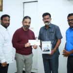 Kamal Haasan Instagram – நம் தேசத்தின் எல்லைகளைக் காக்கும் முப்படை வீரர்களின் தியாகங்களைப் போற்றும் கொடிநாள் நிதியாக மக்கள் நீதி மய்யத்தின் சார்பில் ரூ.1,00,000/- காசோலை வழங்கினேன். #வீரரைப்_ போற்றுதும்_விவசாயியைப்_போற்றுதும்.