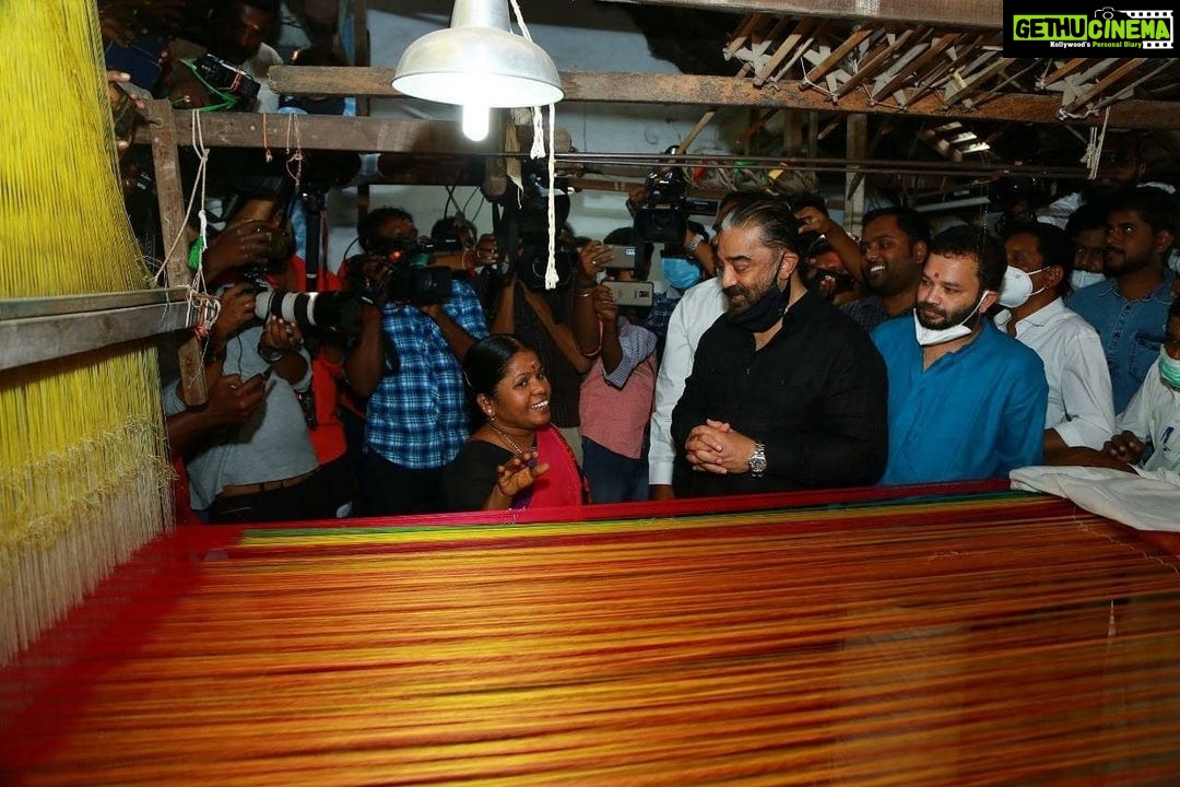 Kamal Haasan Instagram - காஞ்சிபுரம் நெசவாளர்கள் உலகைத் தங்கள் கலையால் ஈர்த்தவர்கள். ஜி.எஸ்.டி, கொரானா என அடுத்தடுத்து விழுந்த அடிகளால் அவர்கள் வாழ்வு நசிந்துவிட்டது. உரிய நிவாரணமும், தொழில் சிறக்க ஊக்கமும் உடனே அளிக்கப்பட வேண்டும். #சீரமைப்போம்_தமிழகத்தை