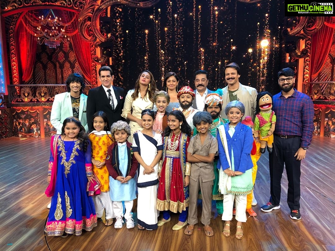 Kamal Haasan Instagram - What a wonderful way it was to start the day, with the kids of #IndiasBestDramebaaz. Thank you for making me a part of this show and thank you Mr Vivek Oberoi, Ms Huma Qureshi & Mr Omung Kumar for being supportive. #Vishwaroop2