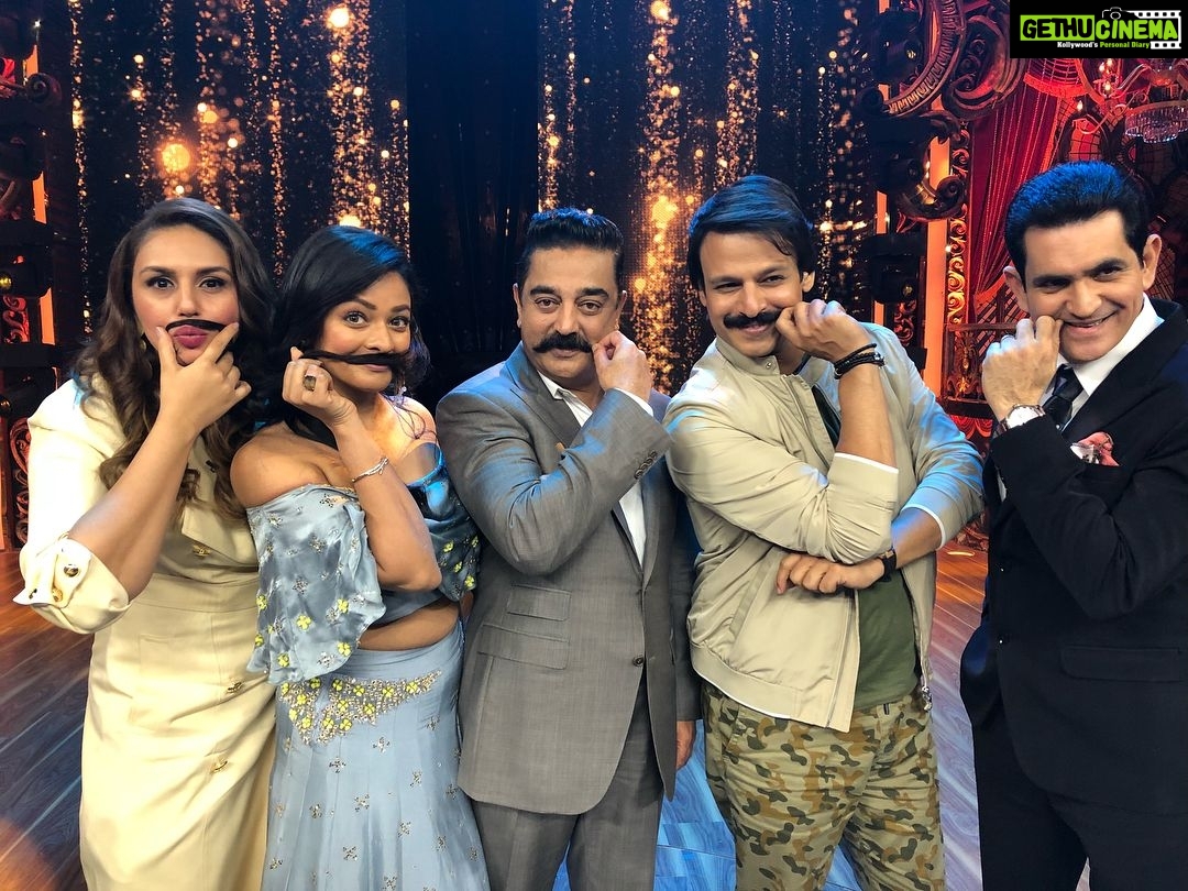 Kamal Haasan Instagram - What a wonderful way it was to start the day, with the kids of #IndiasBestDramebaaz. Thank you for making me a part of this show and thank you Mr Vivek Oberoi, Ms Huma Qureshi & Mr Omung Kumar for being supportive. #Vishwaroop2