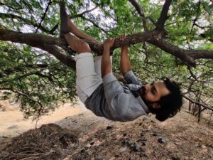 Karthi Instagram - The #puliyamaram which I had tried to climb all through my childhood, finally I’ve done it😁. #AppuchiGramam