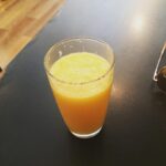 Karthik Kumar Instagram - Size logic in #usa - Small of that thing u don't want too much is Large, and of that thing u do want so muchhhh, is Small! #Size