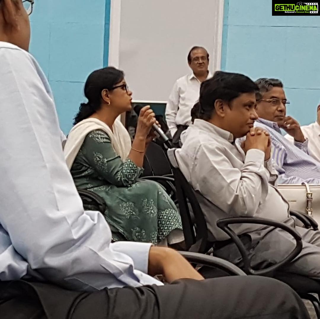 Karthik Kumar Instagram - Urging people to go #Startup - while promoting my book #DontStartup @ the madras management association