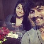Karthik Kumar Instagram - Audience joy be when u get gifted cake :) Thanks snehal. #mumbai