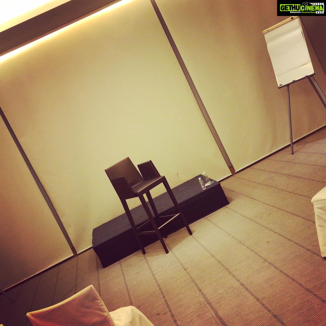 Karthik Kumar Instagram - The art of #standupcomedy workshop for the #GroupM family.