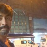 Karthik Kumar Instagram - #Singapore National monument visit. People who ‘get’ it , see u tonight at #SoTA - last 25 Tickets at www.BloodChutney.com ❤️