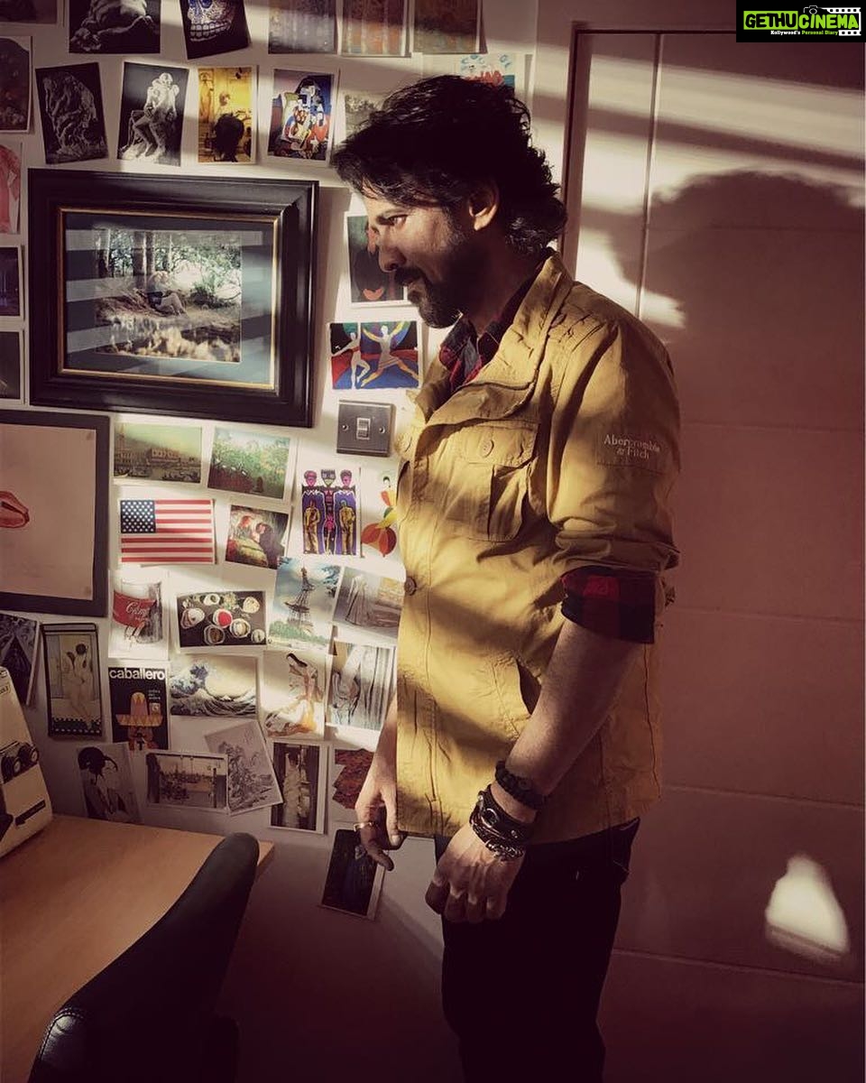 Kay Kay Menon Instagram - Sometimes, even the light asks you to read between the lines! #MondayMood #ThoughtsToWords #MondayVibe #weekbegins #lifequotes