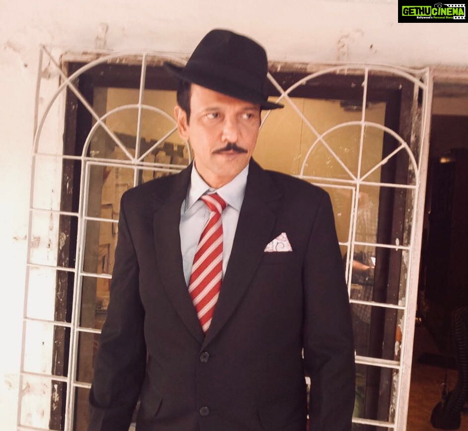 Kay Kay Menon Instagram - Think Elementary to solve a Complexity ! #quoteoftheday #sayings #lifequotes #actorslife #actorsthoughts