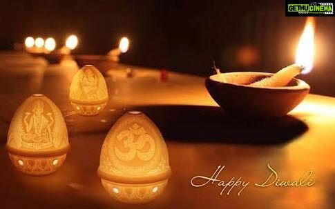 Kay Kay Menon Instagram - LIVE, LIGHT, PROSPER! #HappyDiwali #DiwaliGreetings #festivaloflights #darknesstolight #festive #festivalsofindia #Diwali #celebratelife